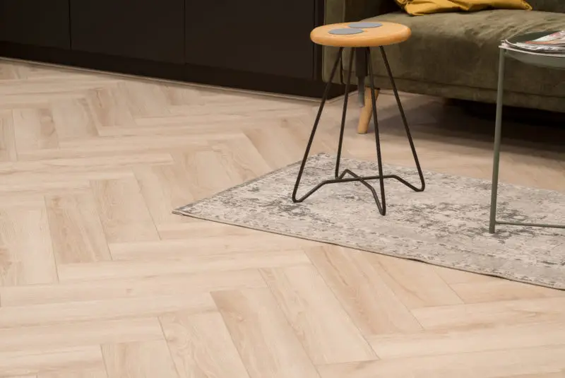 Parketreus sfeer interieur - slider - visgraat detail laminaat